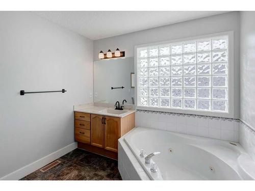 5 Bow Ridge Lane, Cochrane, AB - Indoor Photo Showing Bathroom