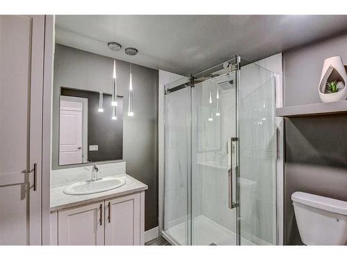 246 Legacy Heights Se, Calgary, AB - Indoor Photo Showing Bathroom