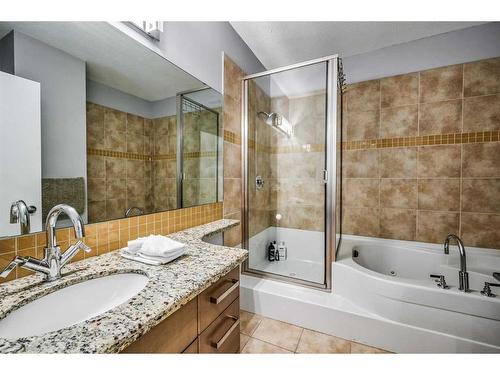 2204-1410 1 Street Se, Calgary, AB - Indoor Photo Showing Bathroom