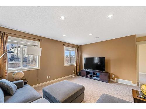 43 Kincora Glen Green Nw, Calgary, AB - Indoor Photo Showing Living Room