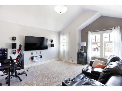 653 Coopers Crescent Sw, Airdrie, AB - Indoor Photo Showing Other Room