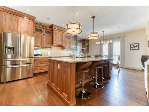 1137 Hillcrest Manor Estates, Strathmore, AB - Indoor Photo Showing Kitchen With Stainless Steel Kitchen With Upgraded Kitchen