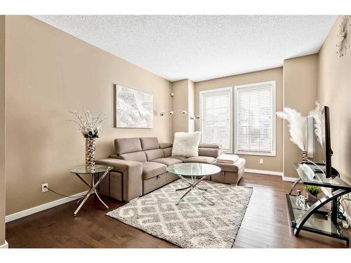 284 Marquis Heights Se, Calgary, AB - Indoor Photo Showing Living Room