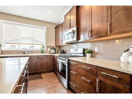 284 Marquis Heights Se, Calgary, AB - Indoor Photo Showing Kitchen