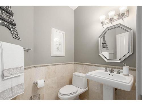11 Aspen Ridge Lane Sw, Calgary, AB - Indoor Photo Showing Bathroom