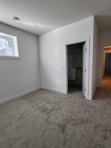 689 Murifield Crescent, Lyalta, AB - Indoor Photo Showing Other Room