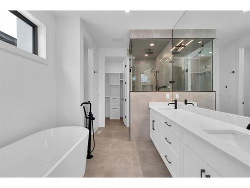 2612 31 Street Sw, Calgary, AB - Indoor Photo Showing Bathroom