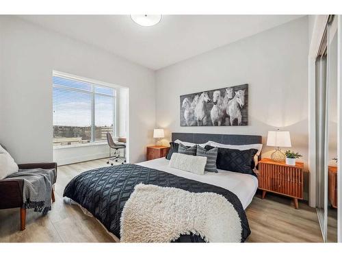 105-1718 14 Avenue Nw, Calgary, AB - Indoor Photo Showing Bedroom