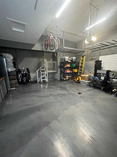 41 Elgin Estates View Se, Calgary, AB - Indoor Photo Showing Garage