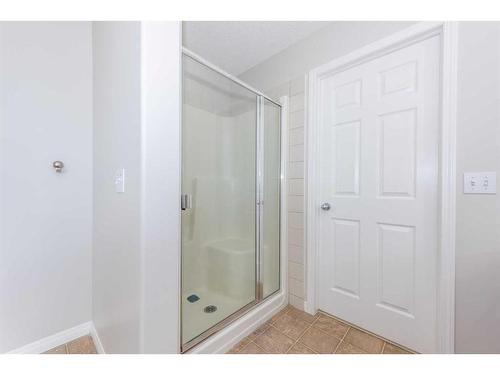 158 Evanscove Circle Nw, Calgary, AB - Indoor Photo Showing Bathroom