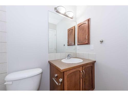 158 Evanscove Circle Nw, Calgary, AB - Indoor Photo Showing Bathroom