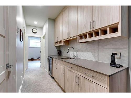 3111 5 Street Nw, Calgary, AB - Indoor Photo Showing Kitchen