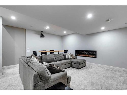 3111 5 Street Nw, Calgary, AB - Indoor Photo Showing Other Room
