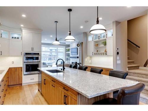 3111 5 Street Nw, Calgary, AB - Indoor Photo Showing Kitchen With Upgraded Kitchen