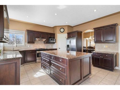 143 Arbour Stone Rise Nw, Calgary, AB - Indoor Photo Showing Kitchen