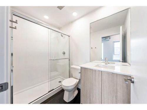304-1319 14 Avenue Sw, Calgary, AB - Indoor Photo Showing Bathroom