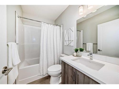 408 Shawnee Square Sw, Calgary, AB - Indoor Photo Showing Bathroom