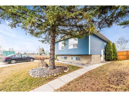 42 Sundance Place Se, Airdrie, AB - Outdoor