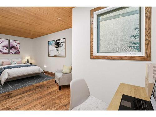 3F-8 Otter Lane, Banff, AB - Indoor Photo Showing Bedroom