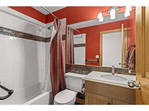 3F-8 Otter Lane, Banff, AB - Indoor Photo Showing Bathroom