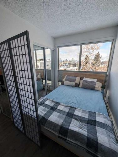 304-2130 17 Street Sw, Calgary, AB - Indoor Photo Showing Bedroom