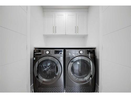 115 Edgepark Boulevard Nw, Calgary, AB - Indoor Photo Showing Laundry Room