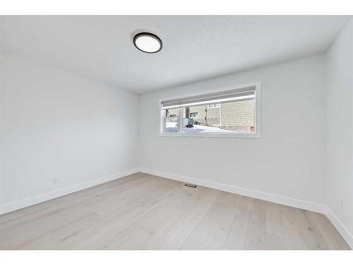 115 Edgepark Boulevard Nw, Calgary, AB - Indoor Photo Showing Other Room