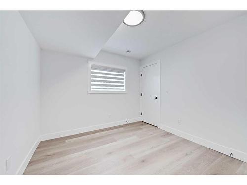 115 Edgepark Boulevard Nw, Calgary, AB - Indoor Photo Showing Other Room