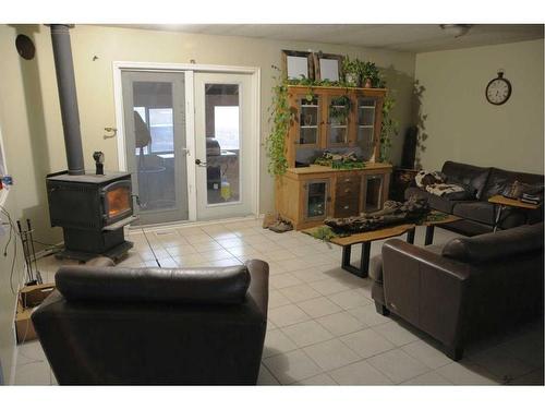 993051 Rr Range, Rural Northern Lights, County Of, AB - Indoor Photo Showing Living Room