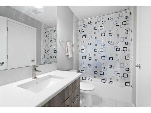 59 Cityscape Row Ne, Calgary, AB - Indoor Photo Showing Bathroom