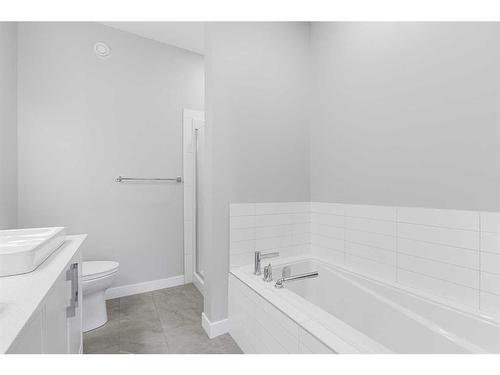 587 Mahogany Road Se, Calgary, AB - Indoor Photo Showing Bathroom