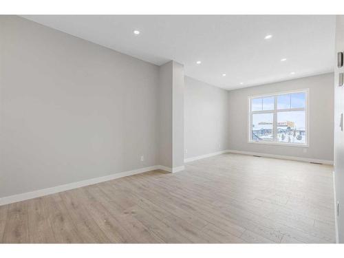 587 Mahogany Road Se, Calgary, AB - Indoor Photo Showing Other Room
