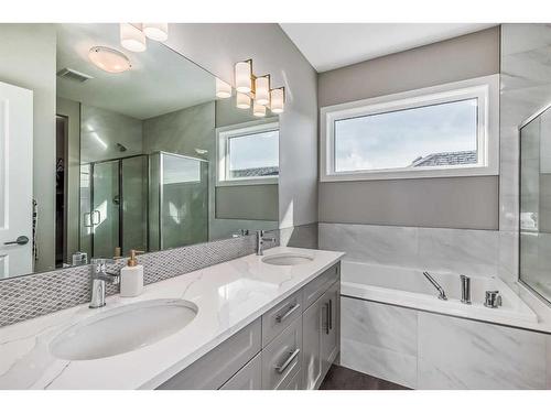 52 Walcrest View Se, Calgary, AB - Indoor Photo Showing Bathroom