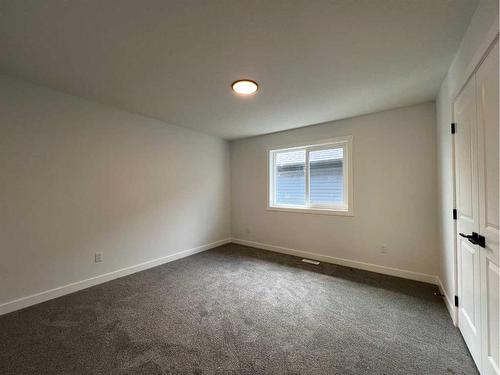 35 Heritage Circle, Cochrane, AB - Indoor Photo Showing Other Room