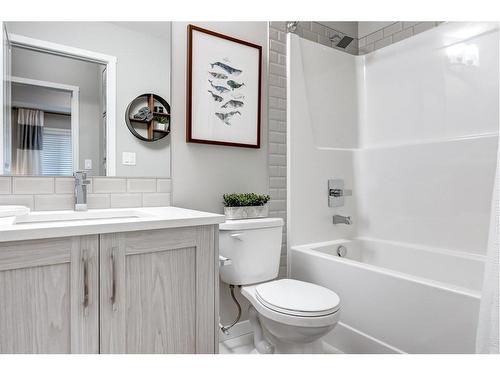 1111-550 Belmont Street Sw, Calgary, AB - Indoor Photo Showing Bathroom