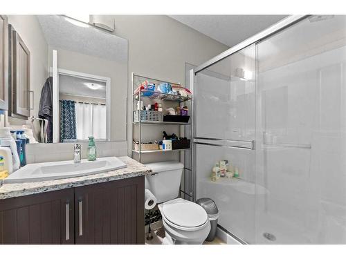 614 Copperpond Boulevard Se, Calgary, AB - Indoor Photo Showing Bathroom