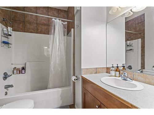 306-343 Marten Street, Banff, AB - Indoor Photo Showing Bathroom
