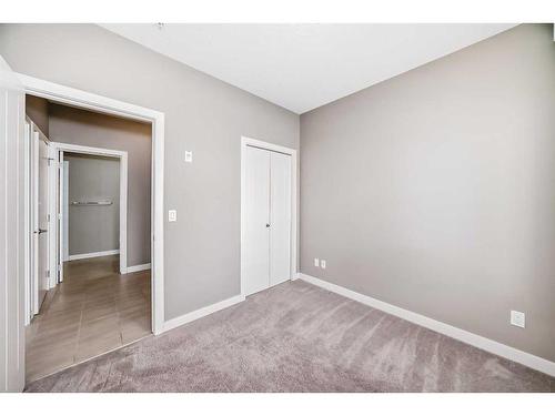 226-20 Royal Oak Plaza Nw, Calgary, AB - Indoor Photo Showing Other Room