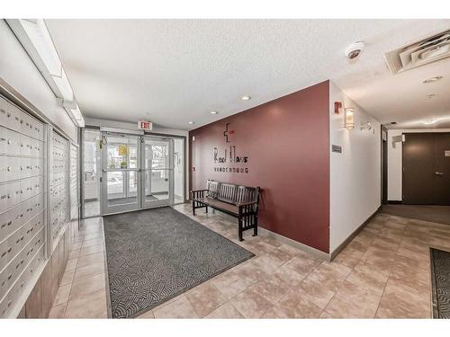 226-20 Royal Oak Plaza Nw, Calgary, AB - Indoor Photo Showing Other Room