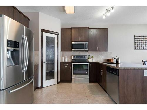 122 Saddleland Crescent Ne, Calgary, AB - Indoor Photo Showing Kitchen
