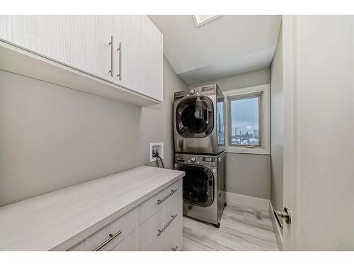 2626 1 Avenue Nw, Calgary, AB - Indoor Photo Showing Laundry Room