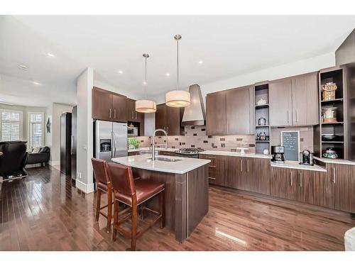 2626 1 Avenue Nw, Calgary, AB - Indoor Photo Showing Kitchen