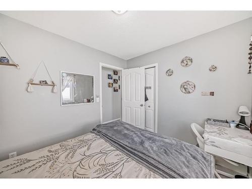 51 Saddlecrest Close Ne, Calgary, AB - Indoor Photo Showing Bedroom
