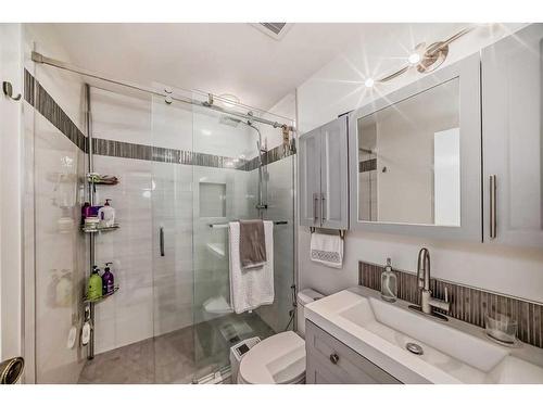 23 Sanderling Rise Nw, Calgary, AB - Indoor Photo Showing Bathroom