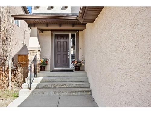 84 Everbrook Drive Sw, Calgary, AB - Outdoor