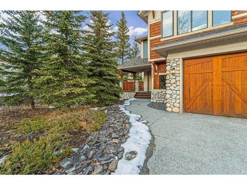 215 Miskow Close, Canmore, AB - Outdoor