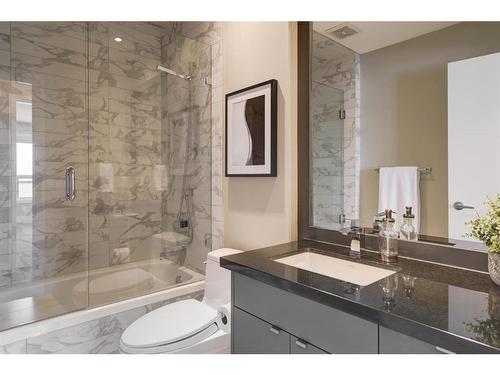 211 33 Avenue Sw, Calgary, AB - Indoor Photo Showing Bathroom