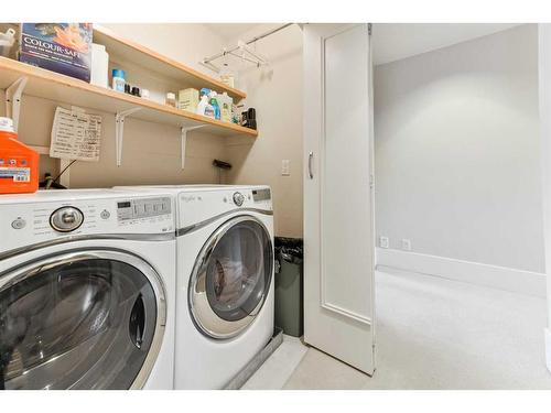 3017 3 Street Sw, Calgary, AB - Indoor Photo Showing Laundry Room
