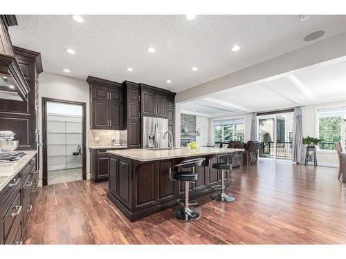 9 Aspen Summit Green Sw, Calgary, AB - Indoor Photo Showing Kitchen With Upgraded Kitchen