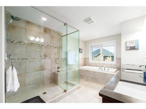 9 Aspen Summit Green Sw, Calgary, AB - Indoor Photo Showing Bathroom